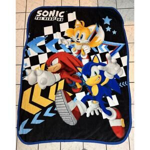 New Tails and Sonic the Hedgehog Fleece Throw Gift Blanket Sega Video Game SOFT